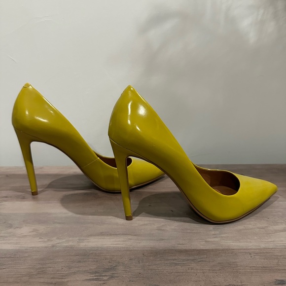 Steve Madden Proto Pointed Heels - Picture 1 of 4